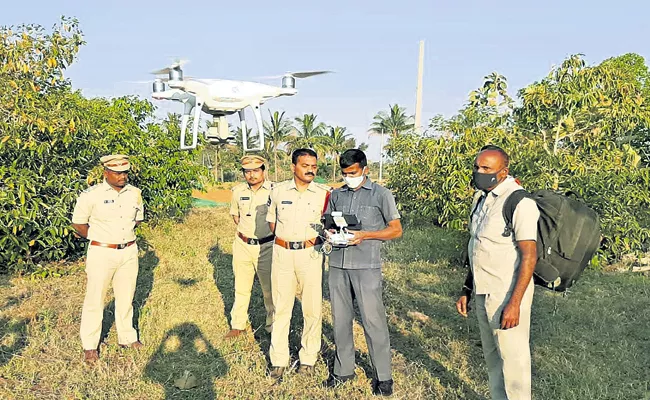 Drones to discover poppy cultivation - Sakshi