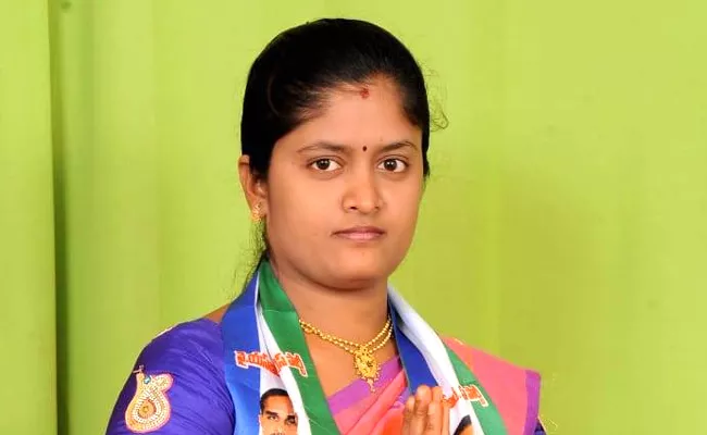 Women Councilor Swearing In English In Kalyandurgam - Sakshi