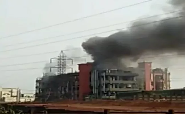   Six killed in blast at chemical factory in Maharashtra Ratnagiri - Sakshi