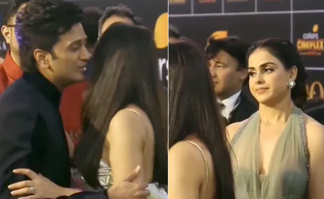 Riteish Kisses Preity Zintas Hands, Jealous Genelia Gives Him A Punch - Sakshi