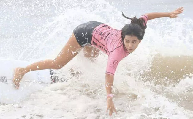 Surfing Player Katherine Diaz Deceased In Salvadoran - Sakshi