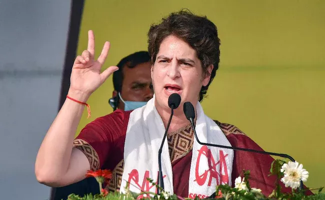  Priyanka Gandhi Attacked Prime Minister Narendra Modi In Assam Election Campaign - Sakshi