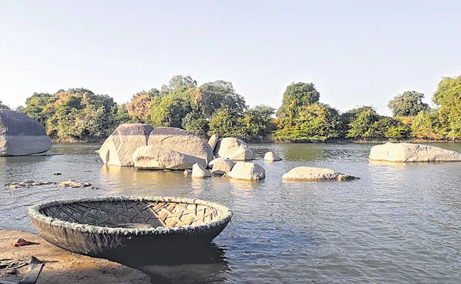 Kuruvapuram Island, Sripada Srivallabha Dattatreya Temple from Hyderabad - Sakshi