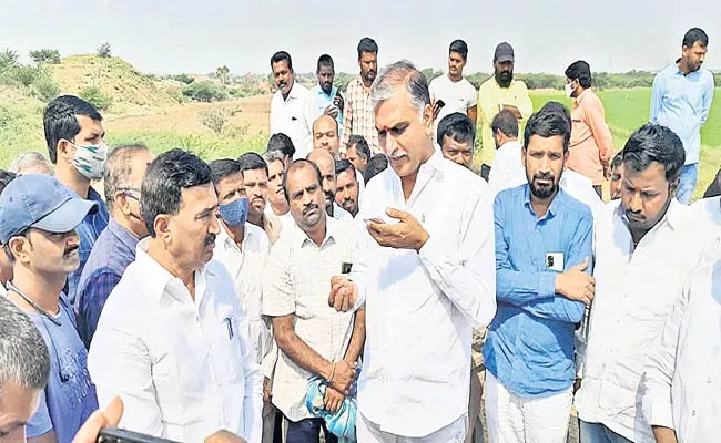 Minister Harish Rao Phone Call To CM KCR About Farmers - Sakshi