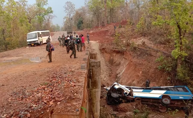 Chhattisgarh: 5 Jawans Lost Their Lives In IED Blast By Maoists - Sakshi