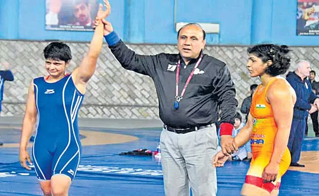 Sonam beats Sakshi Malik again