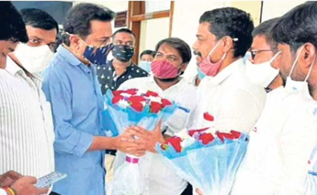 CPS Secretary Thanks To KTR For Fitment - Sakshi