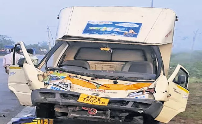 Five People Deceased In Road Accident - Sakshi