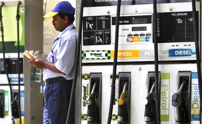 Petrol, Diesel Rates today Cut Up To 18 Paise On Wednesday - Sakshi