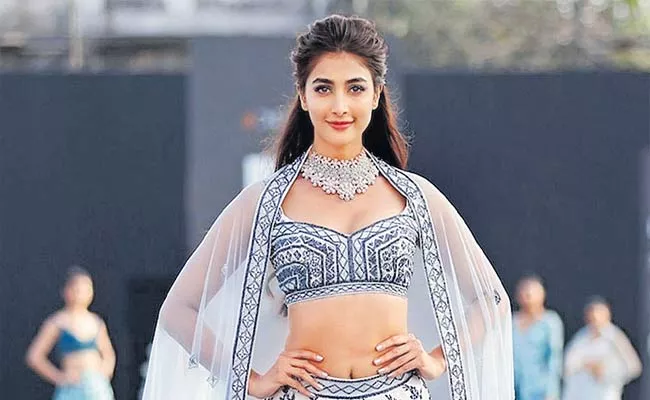 After 8 Years Pooja Hegde Acting In Tamil Movie - Sakshi