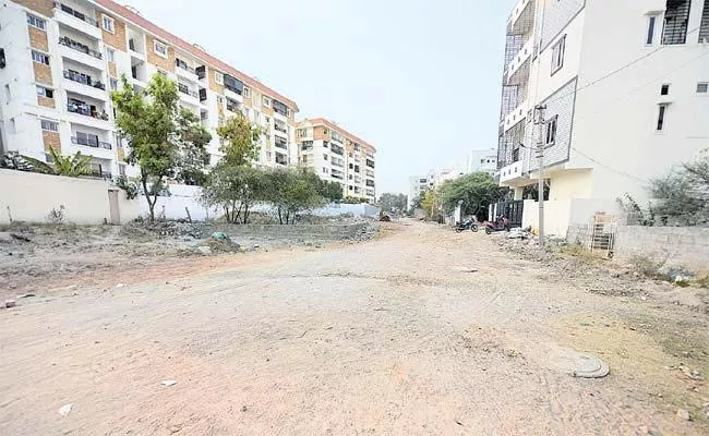 Hyderabad: Apartments‌ Construction Up To 100 Feet Road Middle - Sakshi