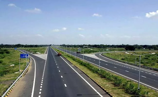 Rs.One Lakh Crores On Road Development Says Nitin Gadkari - Sakshi