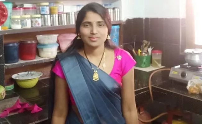 House Wife Assassinated By Husband In Anantapur - Sakshi