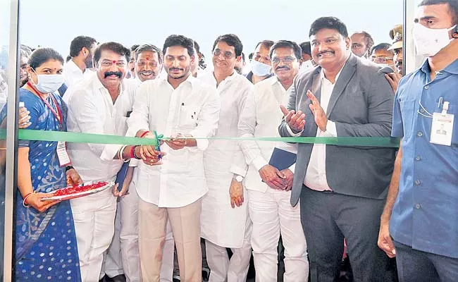 CM Jagan Mohan Reddy Inaugurates Kurnool Airport Names It After Uyyalawada Narasimha Reddy - Sakshi