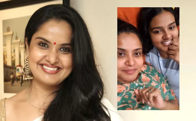 Actress Pragathi Funny Video With Her Daughter Video Goes Viral - Sakshi