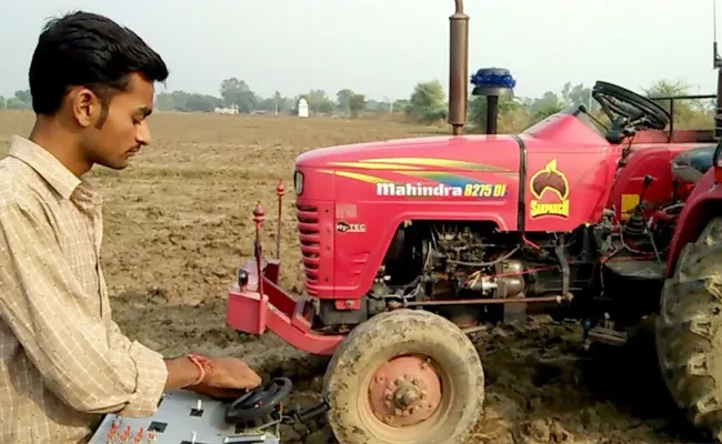 Yogesh has invented a driverless tractor - Sakshi