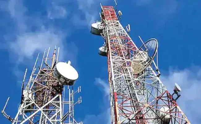 Spectrum auction: Telecos buy bids Jio top - Sakshi