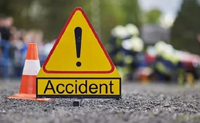 Decapitated Girl In Accident On HighWay, Khandwa, Madhya Pradesh - Sakshi