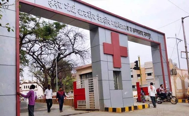 Covid Patient Committed Suicide In Nagpur Hospital - Sakshi