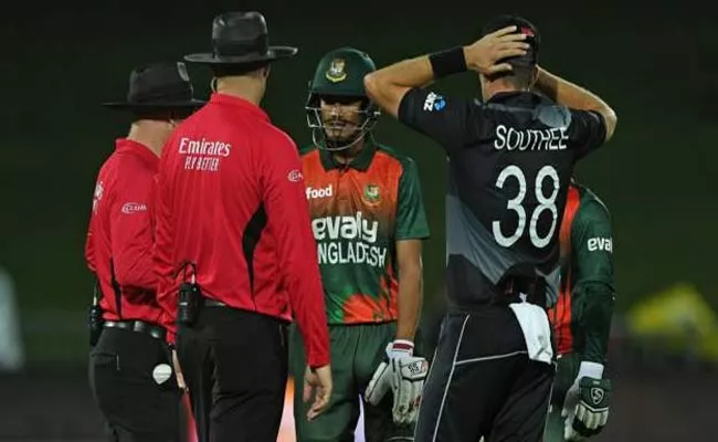  DuckWorth Lewis Confusion In Newzealand Bangladesh Second T20 - Sakshi