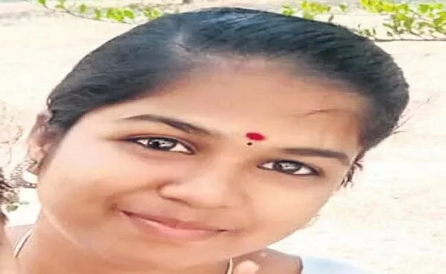 IIIT Student Madhuri Commits Sicide At Srikakulam - Sakshi