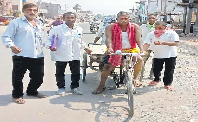 Candidate Came In The Rickshaw And Put The Nomination For Sagar Eection - Sakshi