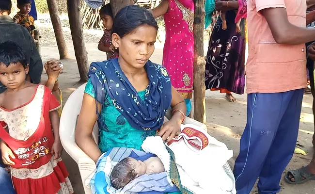 New Born Child Deceased Lack Of Treatment Khammam District - Sakshi