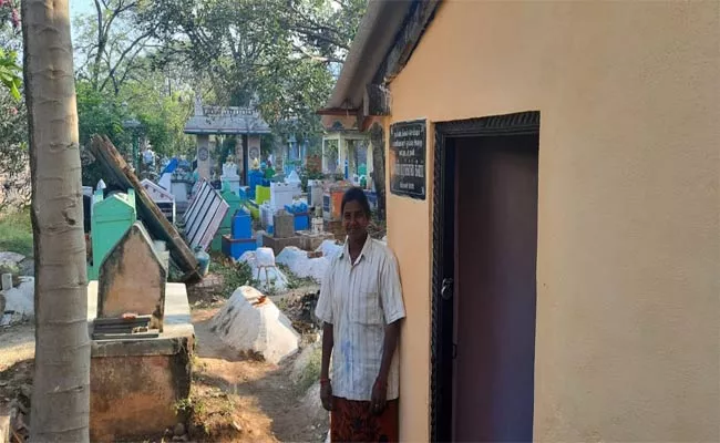 House Built For Woman Graveyard Keeper In Tamilnadu - Sakshi