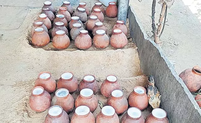 Sunday Special Story On Palm Wine In Venkatapur, Medak - Sakshi