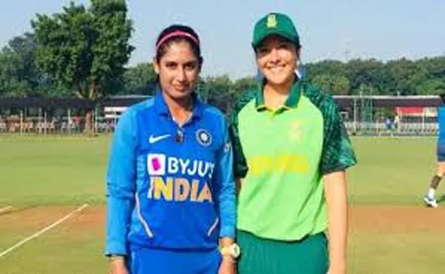 India Womens Team Lost To South Africa In first ODI Held In Lucknow - Sakshi