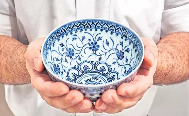 Porcelain Bowl Bought At Yard Sale Turns Out To Be Worth Of Three Crores - Sakshi