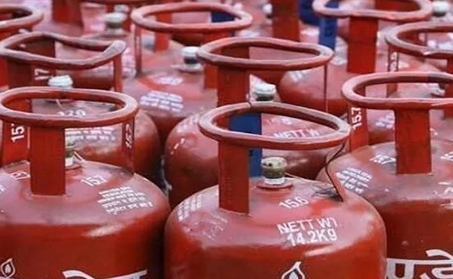 3 Free LPG Cylinders Likely Again For Ujjawala Subscribers - Sakshi