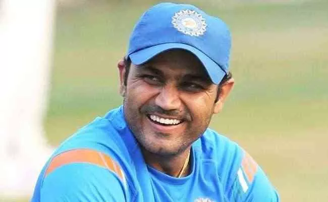 Virender Sehwag Gives Sneak Peek Into Sachin Tendulkar Recovery - Sakshi