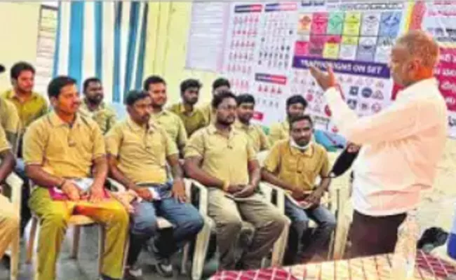 RTC Driving Training Center Has Been Set Up At Jagittala Depot - Sakshi