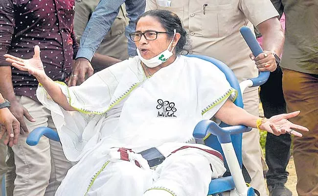 Mamata Banerjee writes to leaders of over a dozen parties - Sakshi