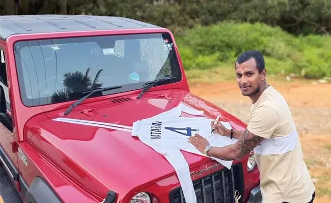 Natarajan Thanks Anand Mahindra For Gifting SUV, Sends His Signed Debut Test Shirt In Return - Sakshi