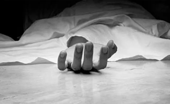 Tamil Nadu woman kills husband For Insurance Money - Sakshi