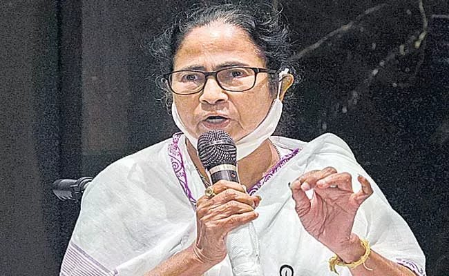 West Bengal CM Mamata Banerjee demands Amit Shah resignation - Sakshi