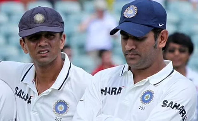 Virender Sehwag Reveals An Angry Rahul Dravid Lambasted MS Dhoni - Sakshi