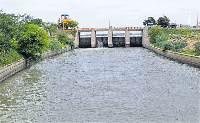 Karnataka administrations exposed during Tungabhadra board inspections - Sakshi