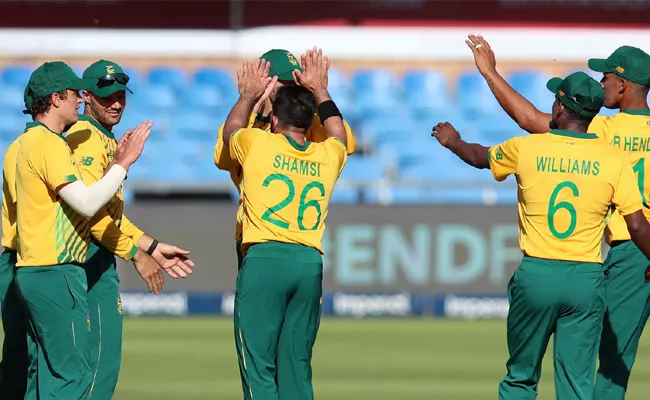 South Africa Beat Pakistan By 6 Wickets 2nd T20I - Sakshi