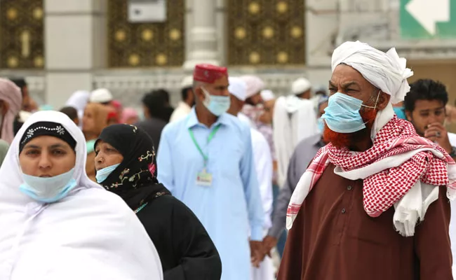 Hyderabad: Without Mask No Entry Into Makkah Masjid - Sakshi