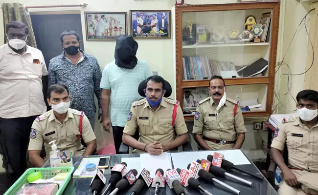 Man Arrested For Assassinated Mother In Khammam - Sakshi