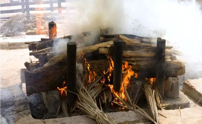 20 People Test COVID-19 Positive After Attending funeral In Warangal District - Sakshi