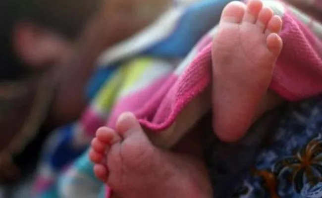 Gujarat: 15 Day Old Infant Dies of Viral Infection in Surat - Sakshi