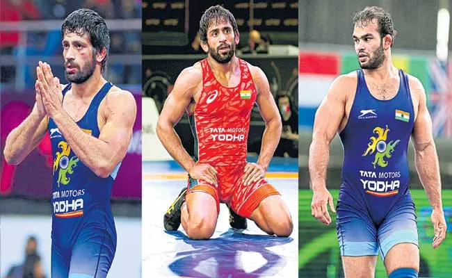 Bajrang Punia, Ravi Kumar to fight for gold after reaching finals - Sakshi