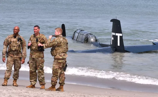 Air Show Plane Emergency Water Landing South Cocoa Beach - Sakshi