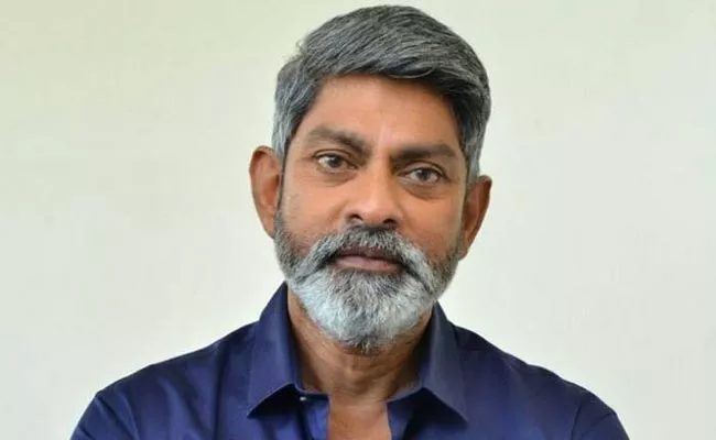 Actor Jagapathi Babu Becomes Makeup Man Ahares Funny Post - Sakshi