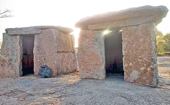 Archeology Siddipet District Ancient Cap Stones - Sakshi