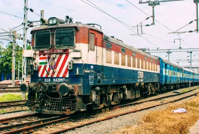 Womens Loco Pilots For kazipet Junction In Warangal - Sakshi